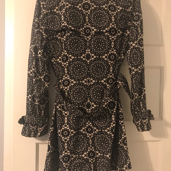 Burberry Silk Kensington Ladies Trench size 4 - Picture 7 of 8